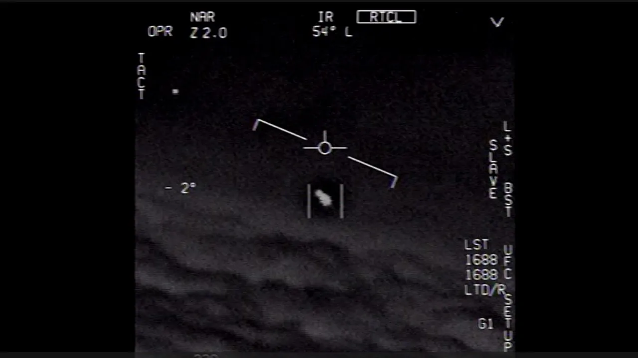 Infrared video still of the GIMBAL object, U.S. Navy footage