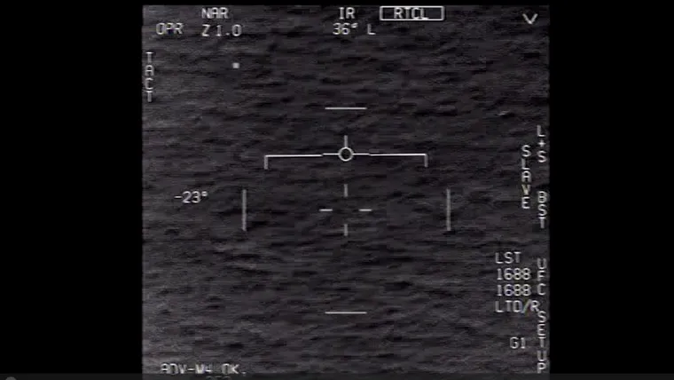 Infrared sensor video still of the Go Fast object off the U.S. East Coast, 2015